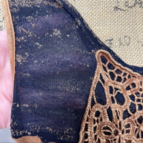 Bke Gimmicks Crocket Mesh Boho Distressed Sleeveless Top - Picture 8 of 9